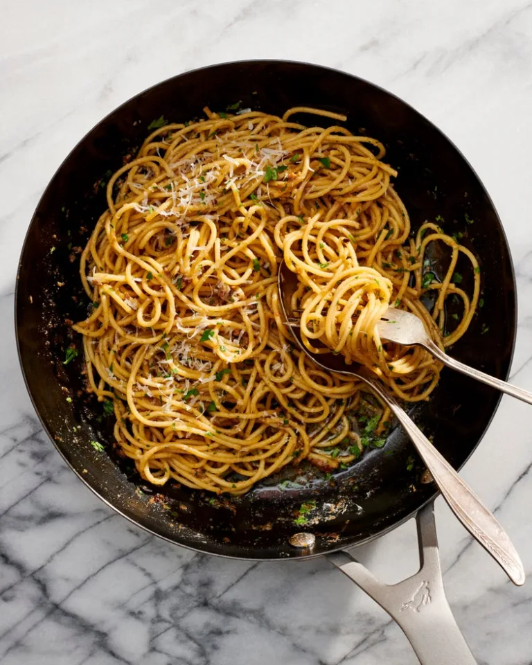 Spaghetti with Anchovy Garlic Sauce