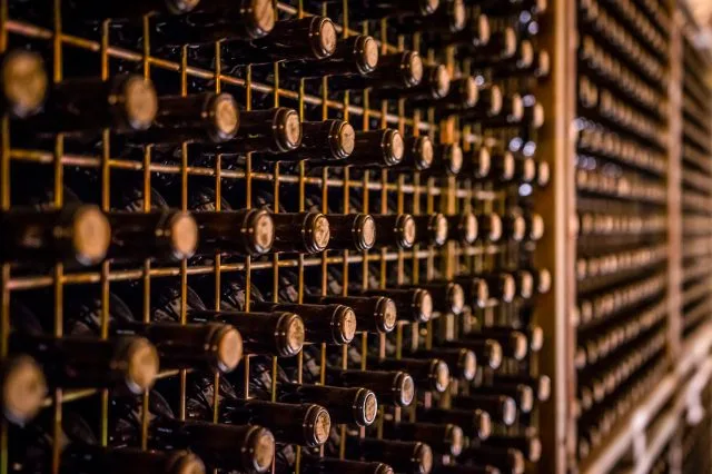 Hong Kong toasts 14 million bottle wine trade with France