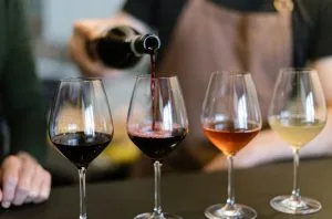 US winery tasting room trends revealed in new survey