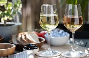 White and rosé now account for more than half of global consumption, OIV says