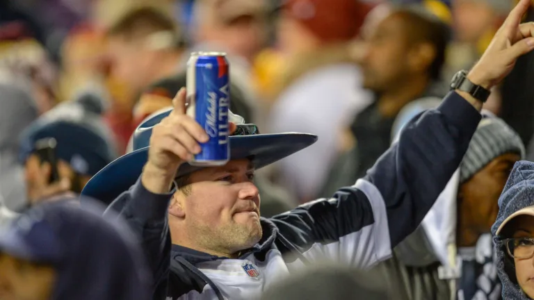 How Much You’ll Pay For Beer at Every NFL Stadium, From Cheapest to Most Expensive