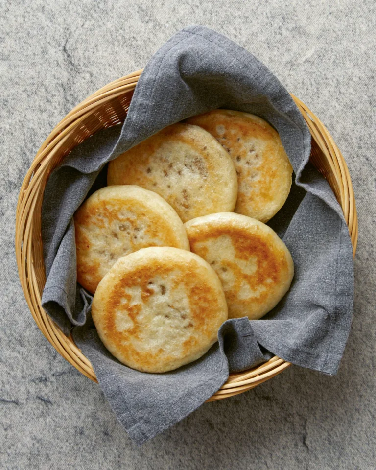 Hotteok (Cinnamon Sugar-Stuffed Pancakes)