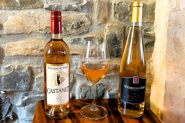 Wedding Oak Winery Award-Winning Rosé Wine is the Star of Summer