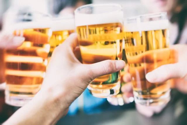 Americans name beer as the alcoholic drink of the summer