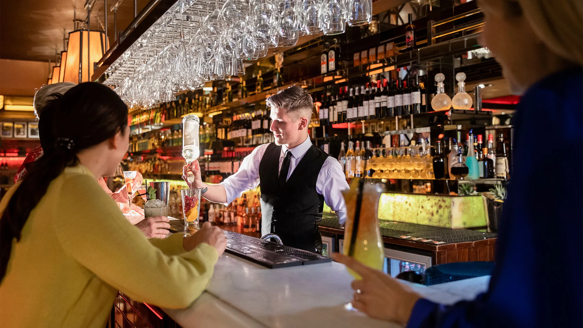 , The Most Annoying Customer Questions, According to Reddit’s Bartenders