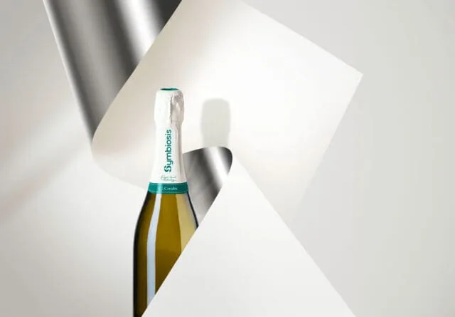 Wine, Sustainability: Crealis Launches “Symbiosis” the Paper-Based Sparkling Foil