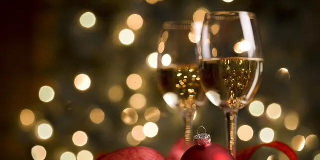 , How to Serve Champagne this Christmas